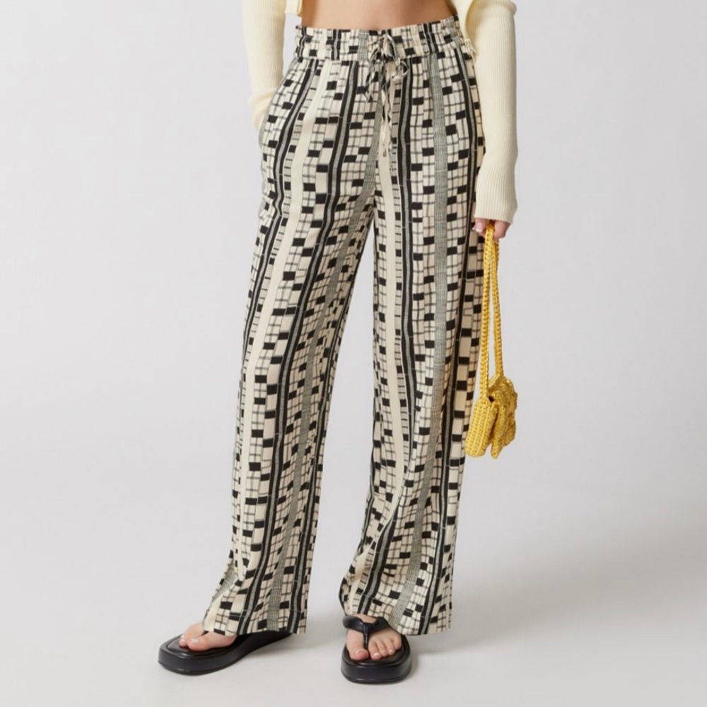 NWT Urban Outfitters Carmen Wide Leg Trouser Pant, Small
